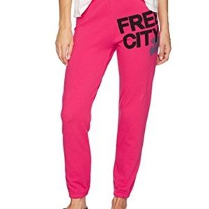 Hot pink free city sweatpants new without tags